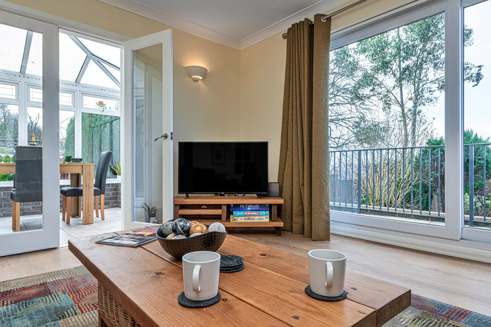 Cesail Y Mynydd-Living room