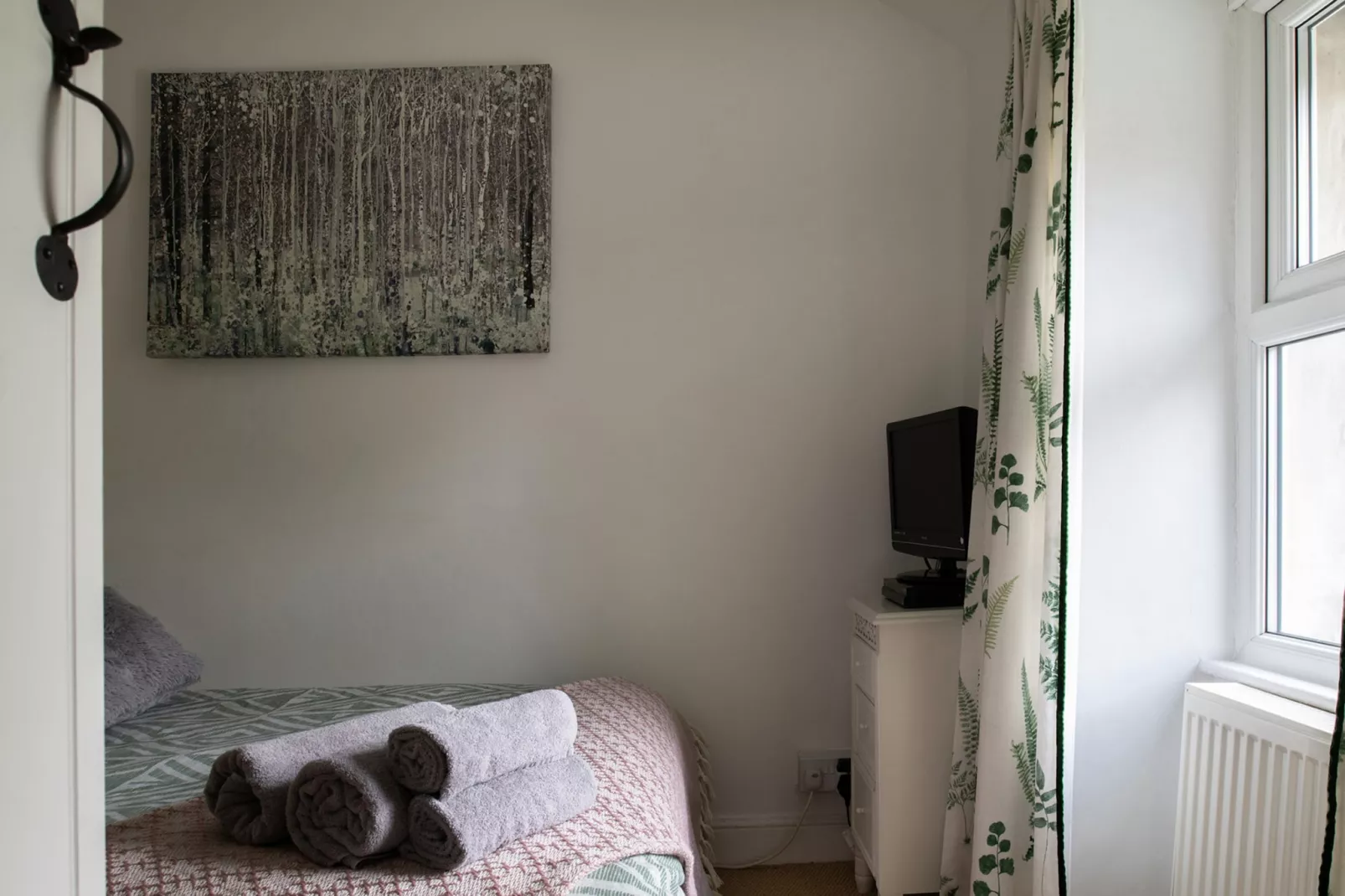 Bron Elan-Bedroom