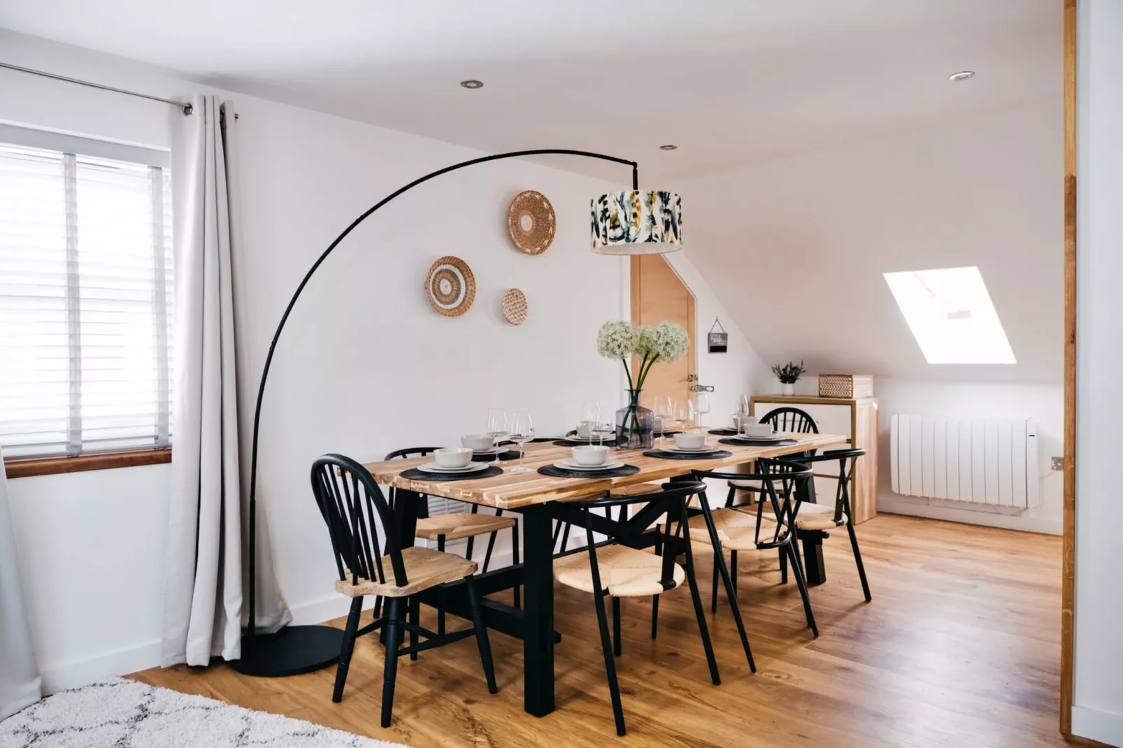 Tolcarne Stay - Luxury Newquay Apartment-Dining room