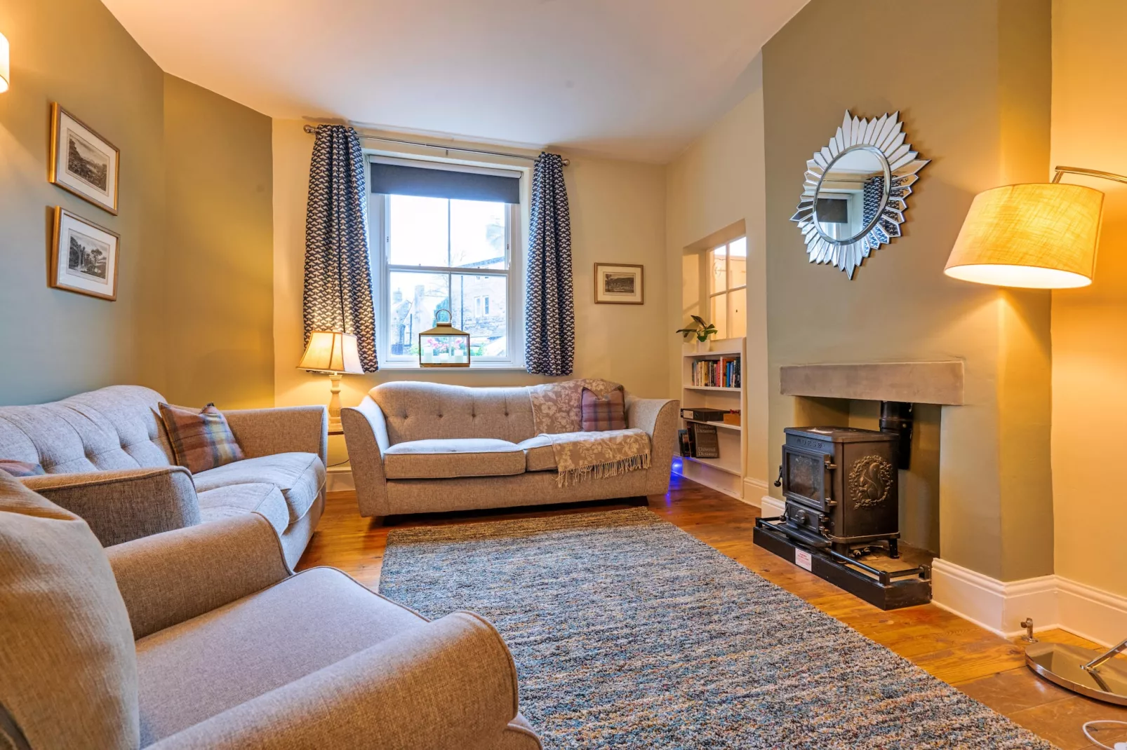 The Cottage at Tideswell-Living room