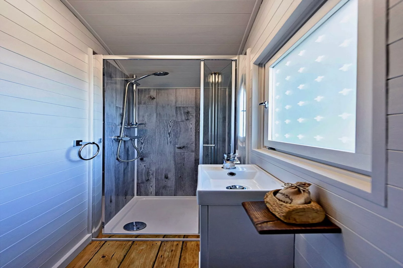 'Elen' Gypsy Hut-Badezimmer