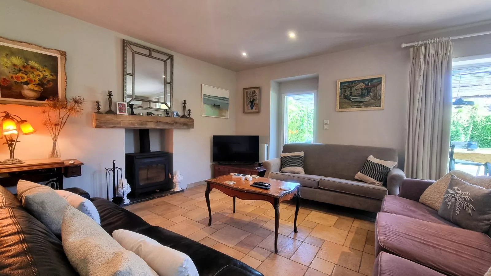 Les Châtaignes-Living room