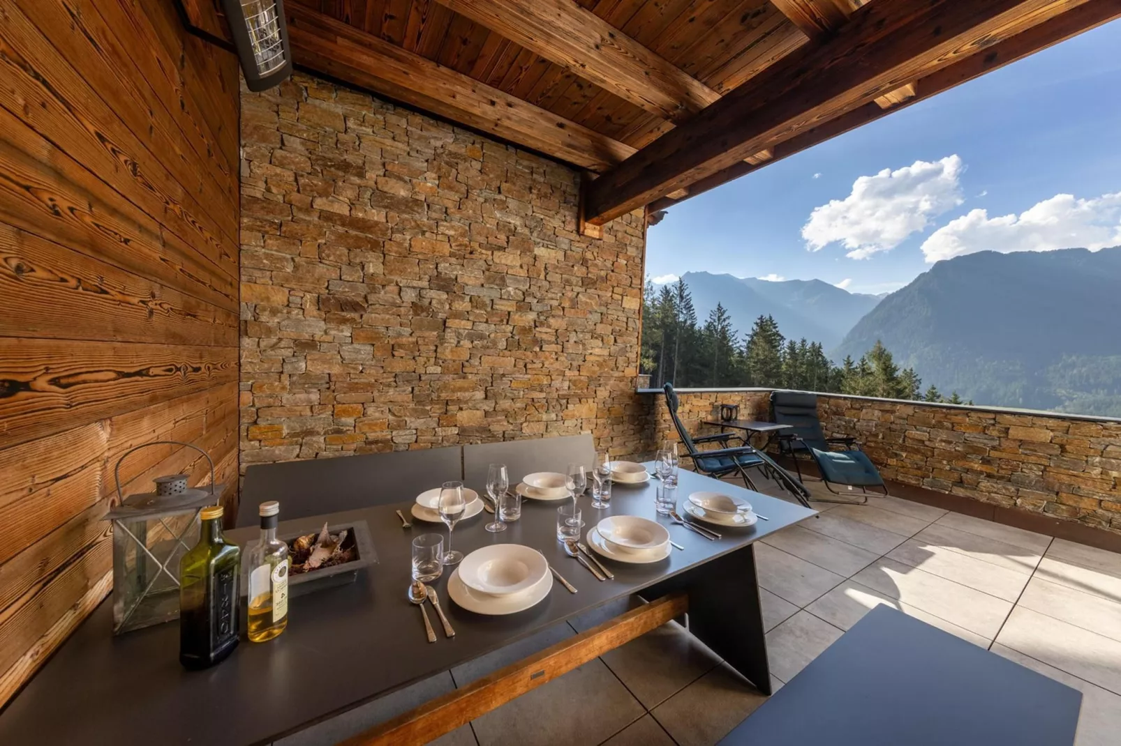 Nationalpark Chalet Schlieferspitze-Dining room
