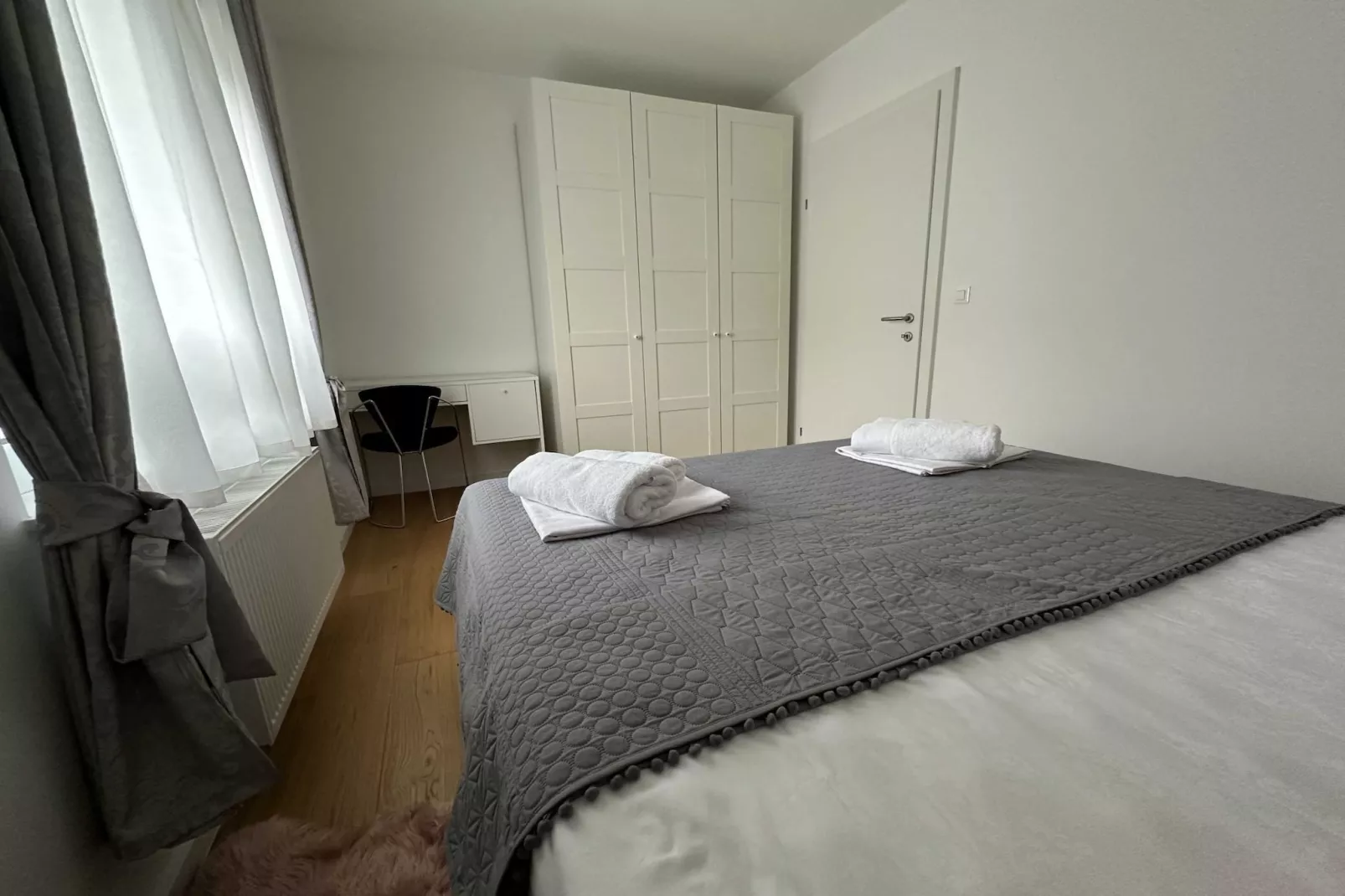 Cozy Retreat in Krapinske Toplice: Comfort and Prime Location with Pivate Parking - One Bedroom Apartment-Bedroom