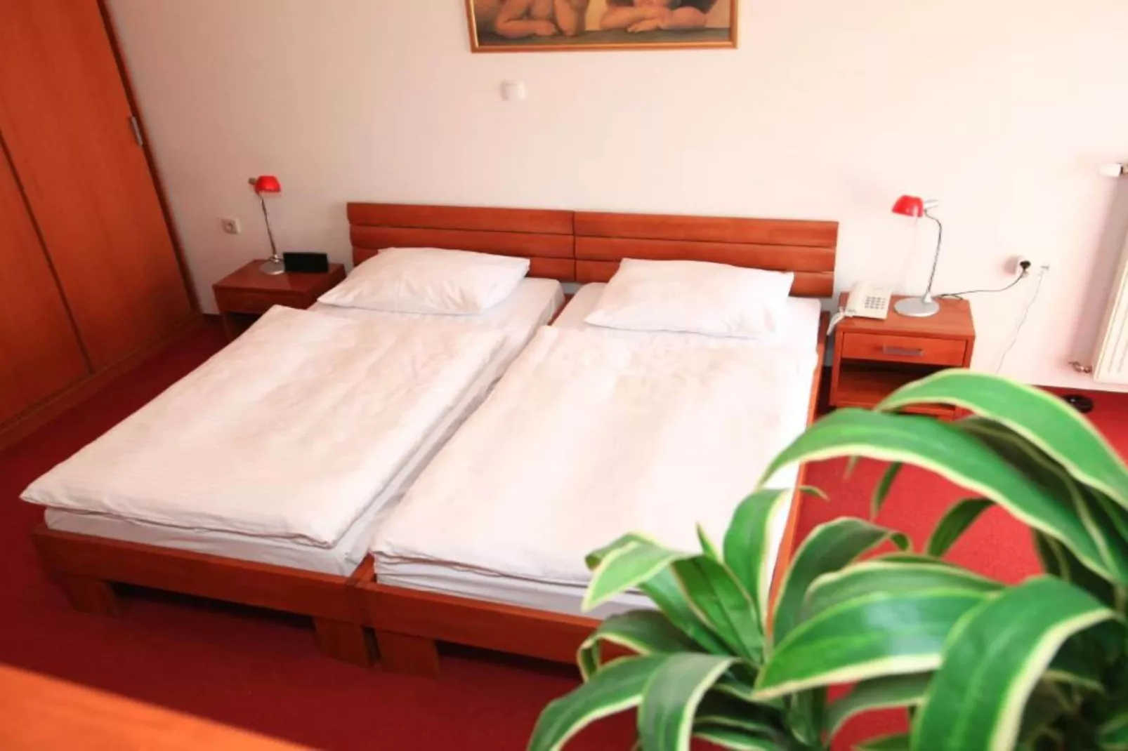 Hotel Orion - Triple Room with Mountain View-Schlafzimmer