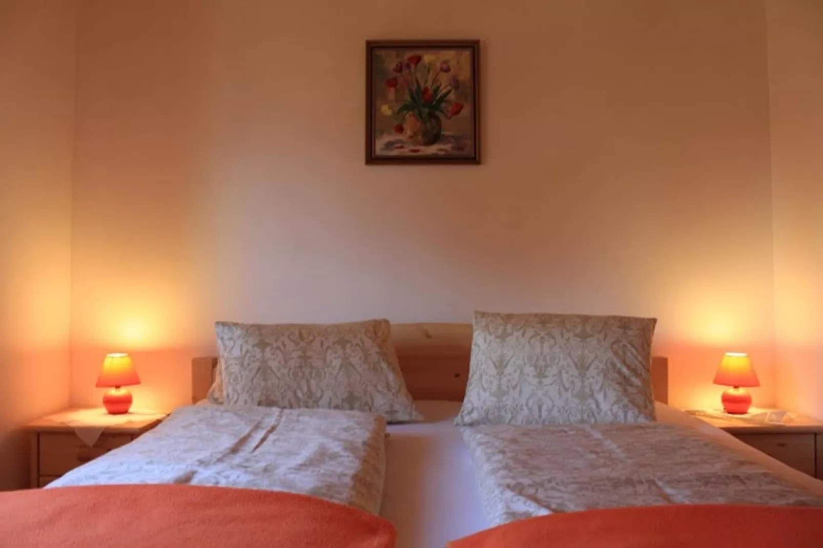House Dual2 4apartments 5adult-Chambre