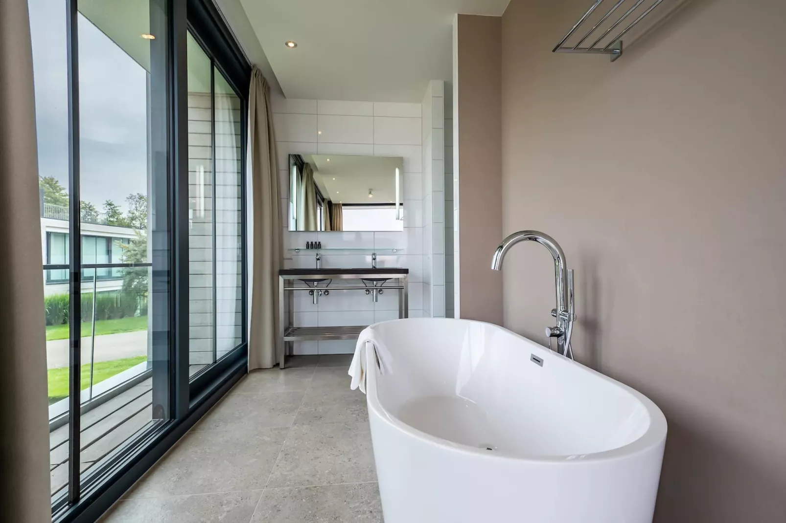 Harbour Village 3-Bathroom