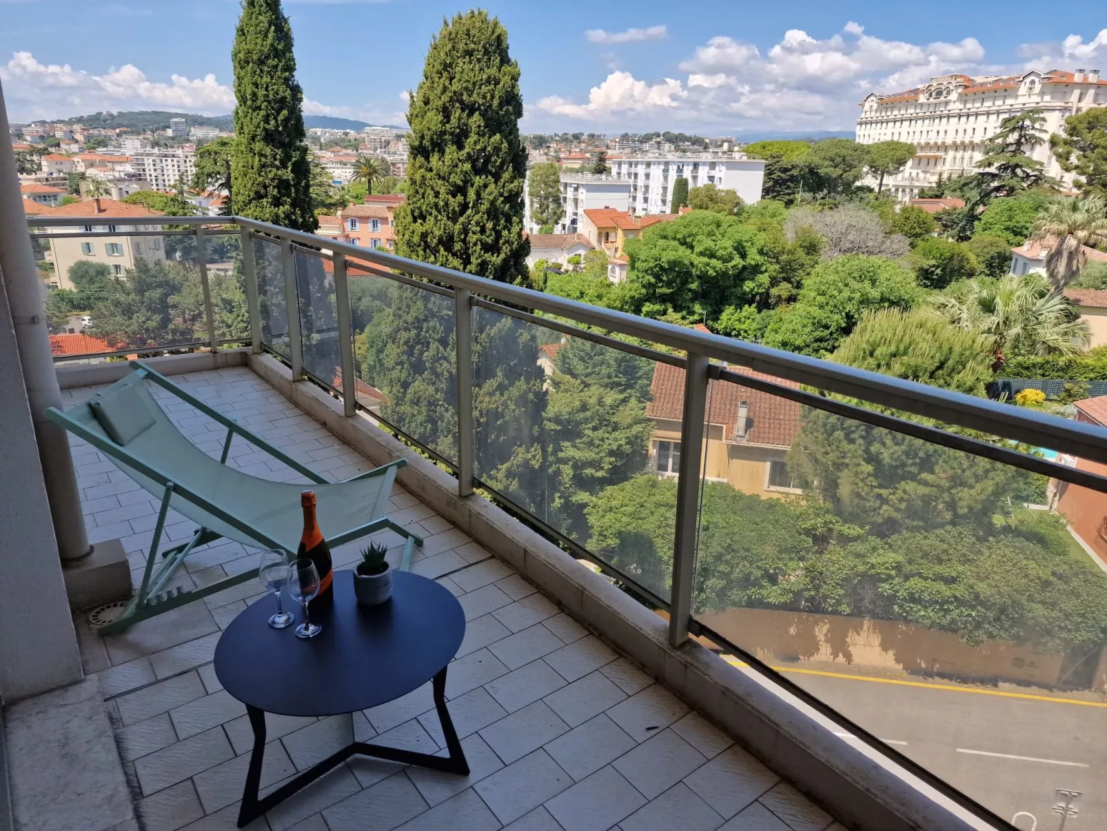 Le Floriana-Draußen