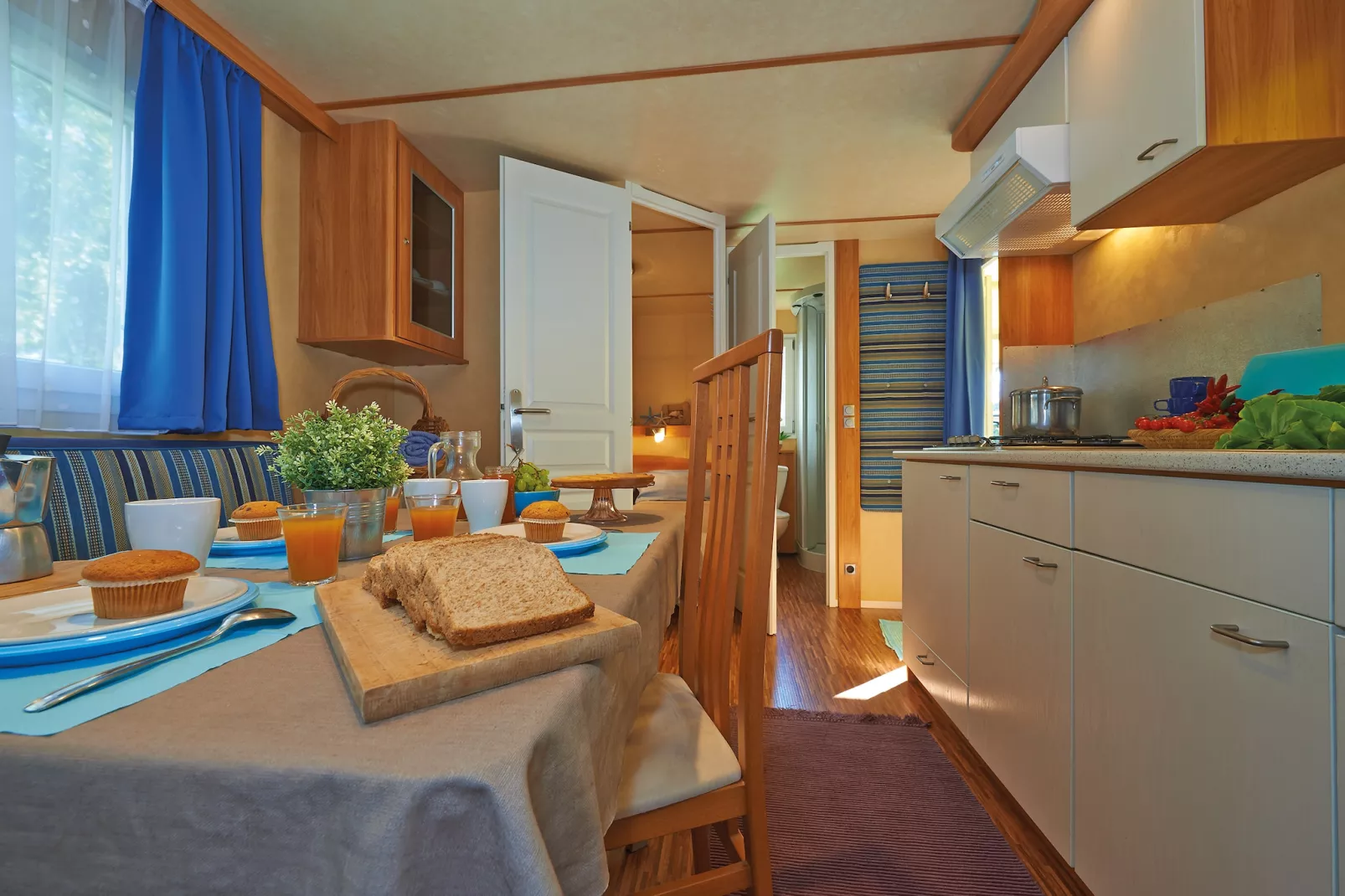 Baia Domizia Villaggio Camping E3-Living room