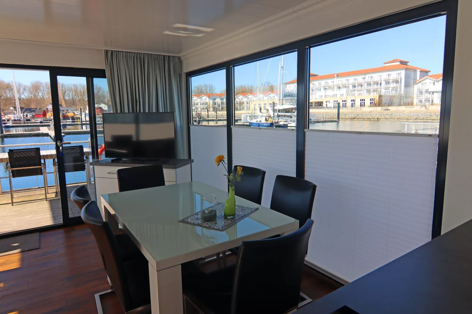 Hausboot Family & Friends LP2 / 1-2 Personen-Dining room