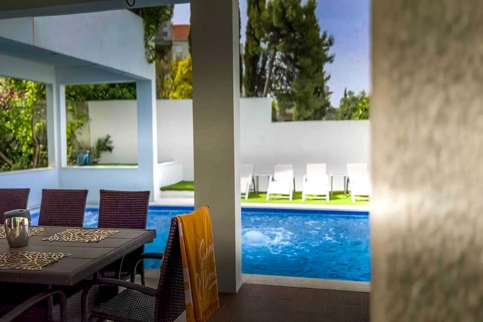 Villa Luciana Residence - Five-Bedroom Villa with Two Pools and Spa Center-Outdoor
