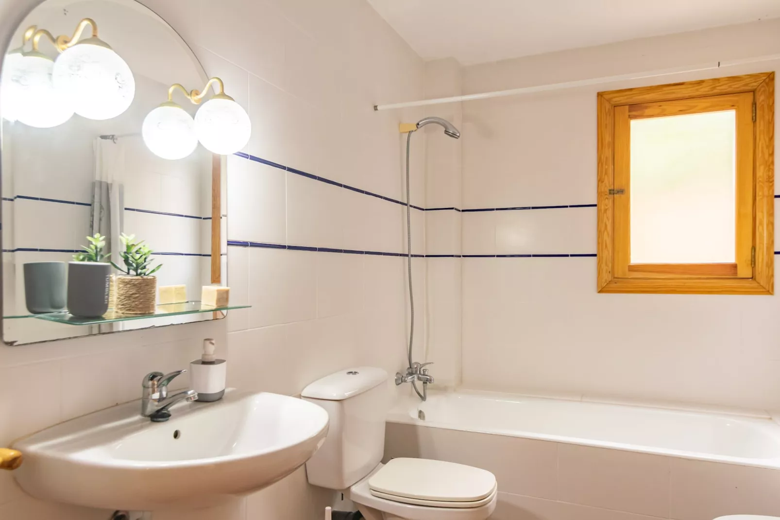 Villa Maria (port Des Canonge)-Image-tags.