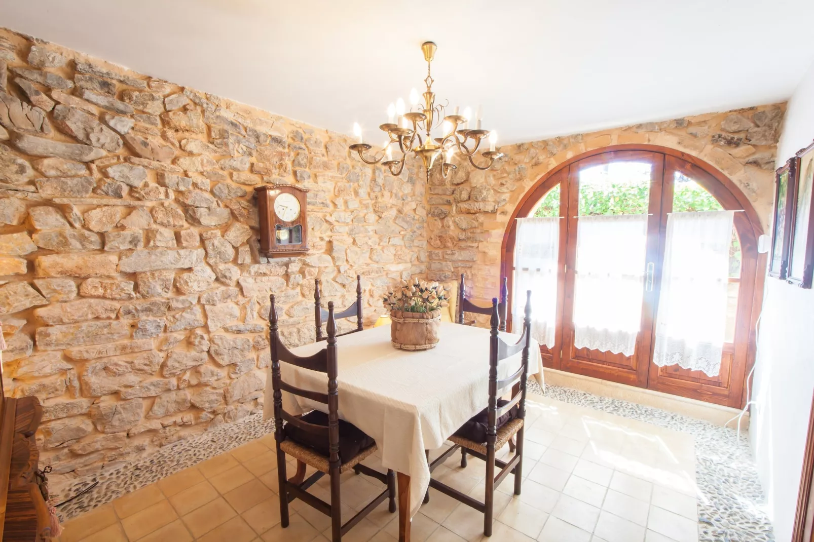 Son GorriÓ-Dining room