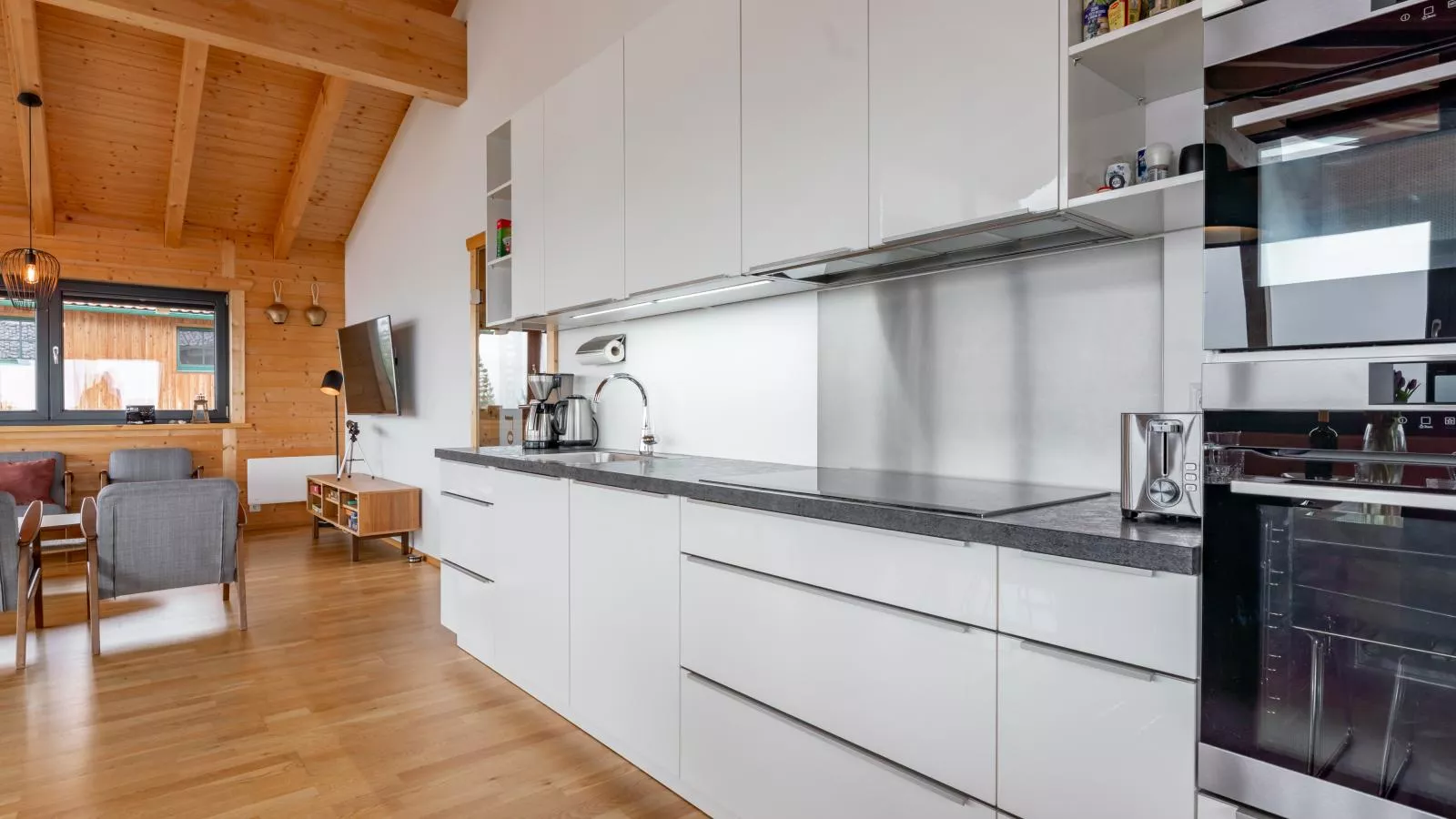 Alpina Lodge-Kitchen