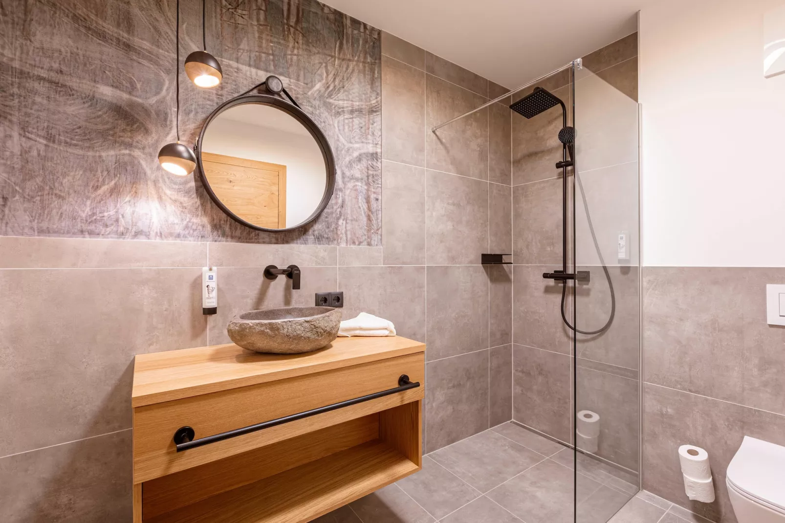 Fiss Suites 3-Bathroom
