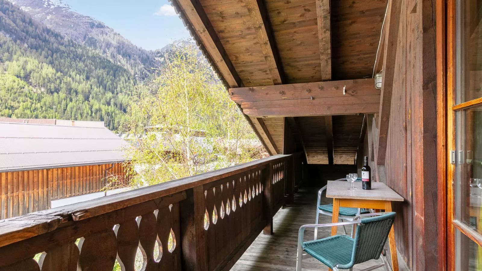 Schweizerhof Arnika-Terrace balcony