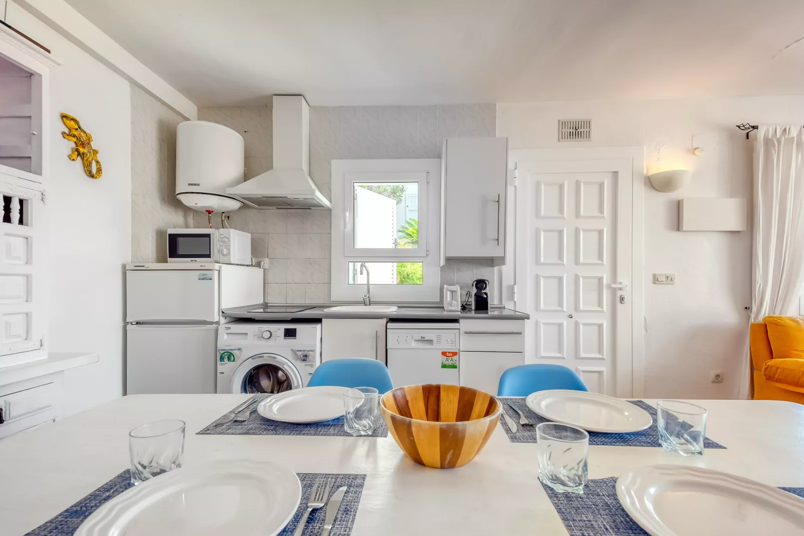 MIMOSAS 2 B  Canyelles Roses-Kitchen