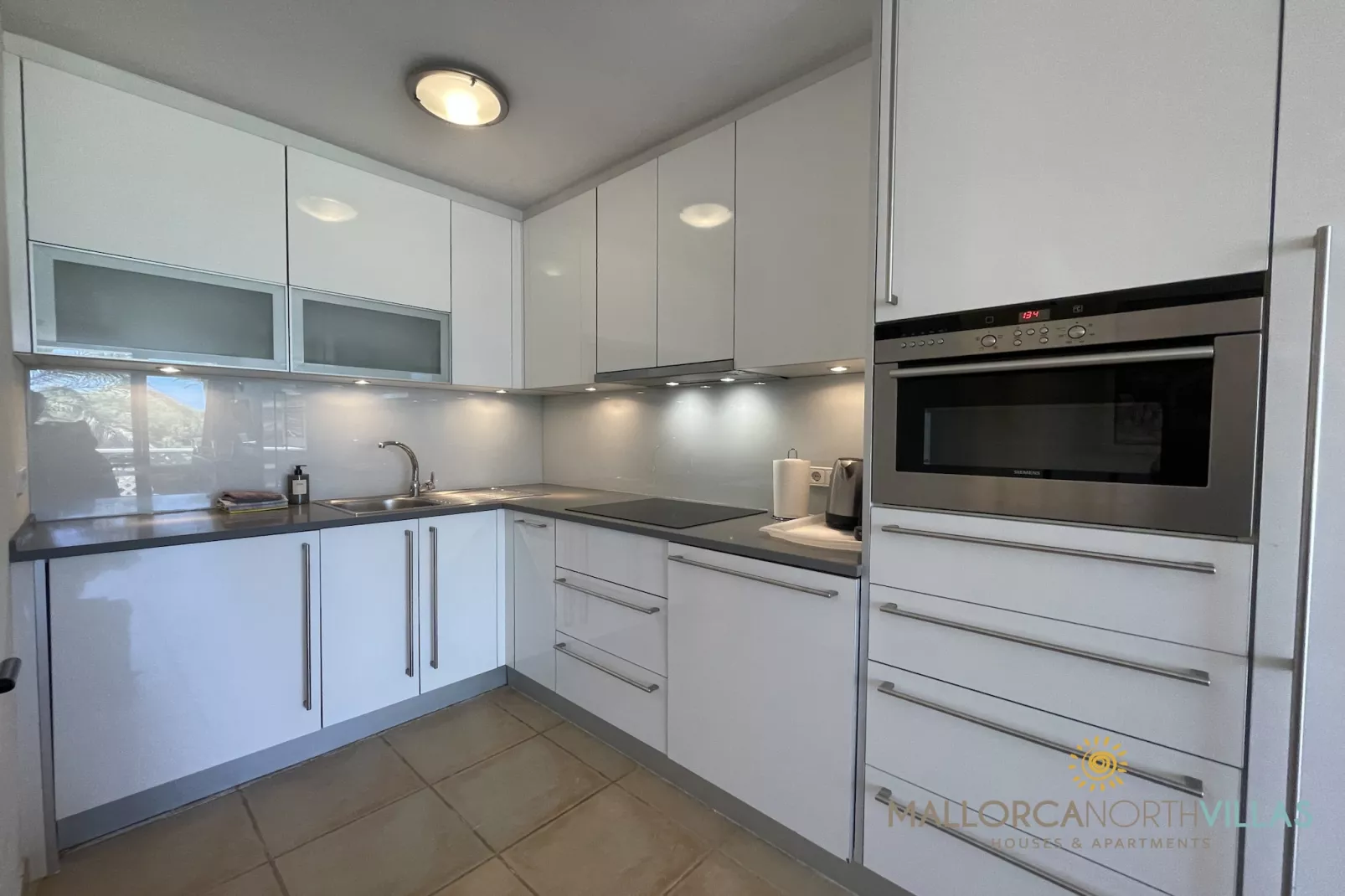 Casa del Sol: Lovely spacious family apartment-Cuisine