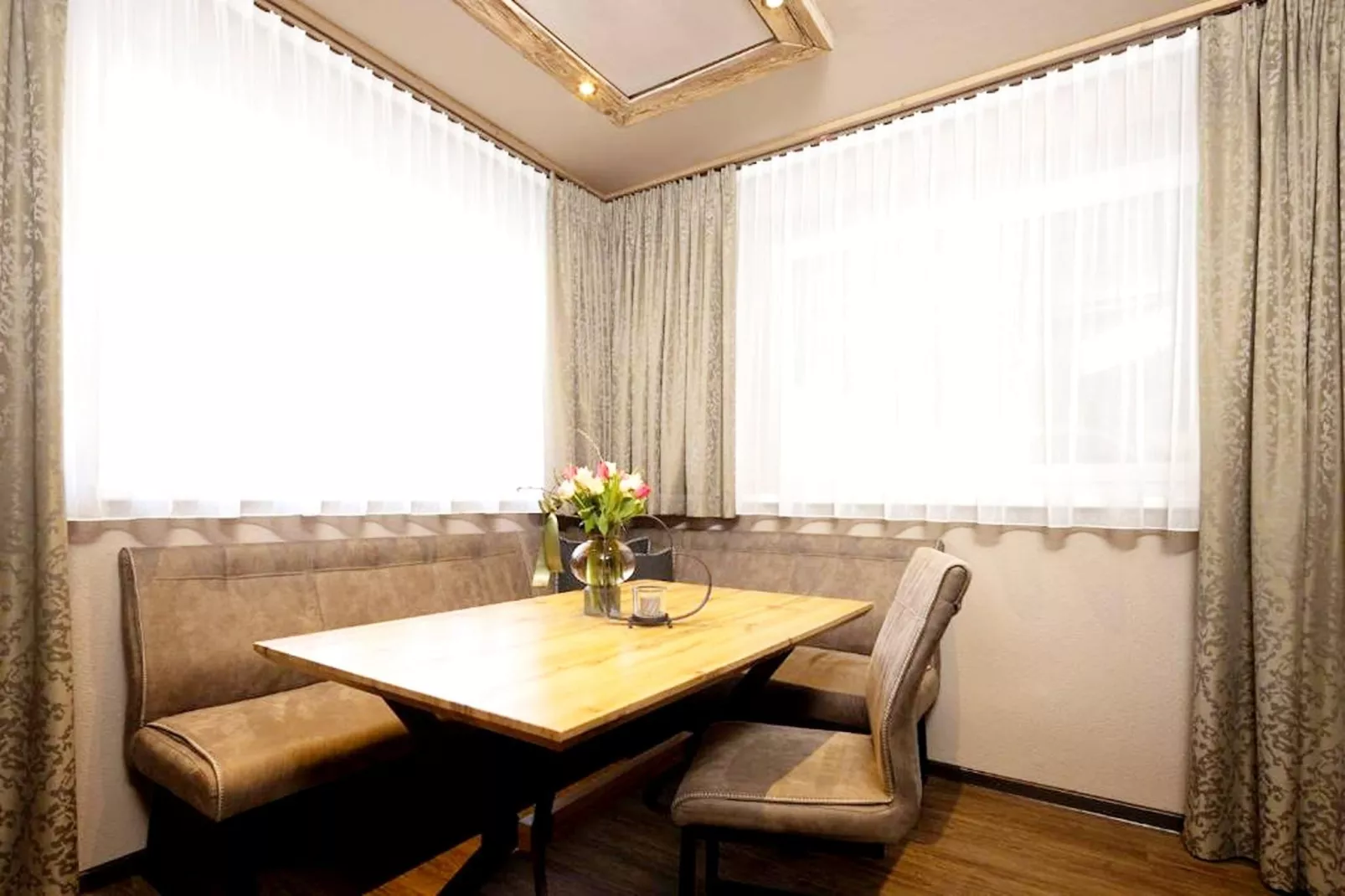 Apart Bogner-Dining room