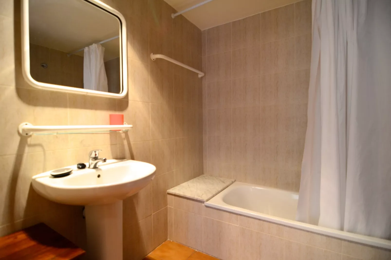 MIAMI II 101-Bathroom