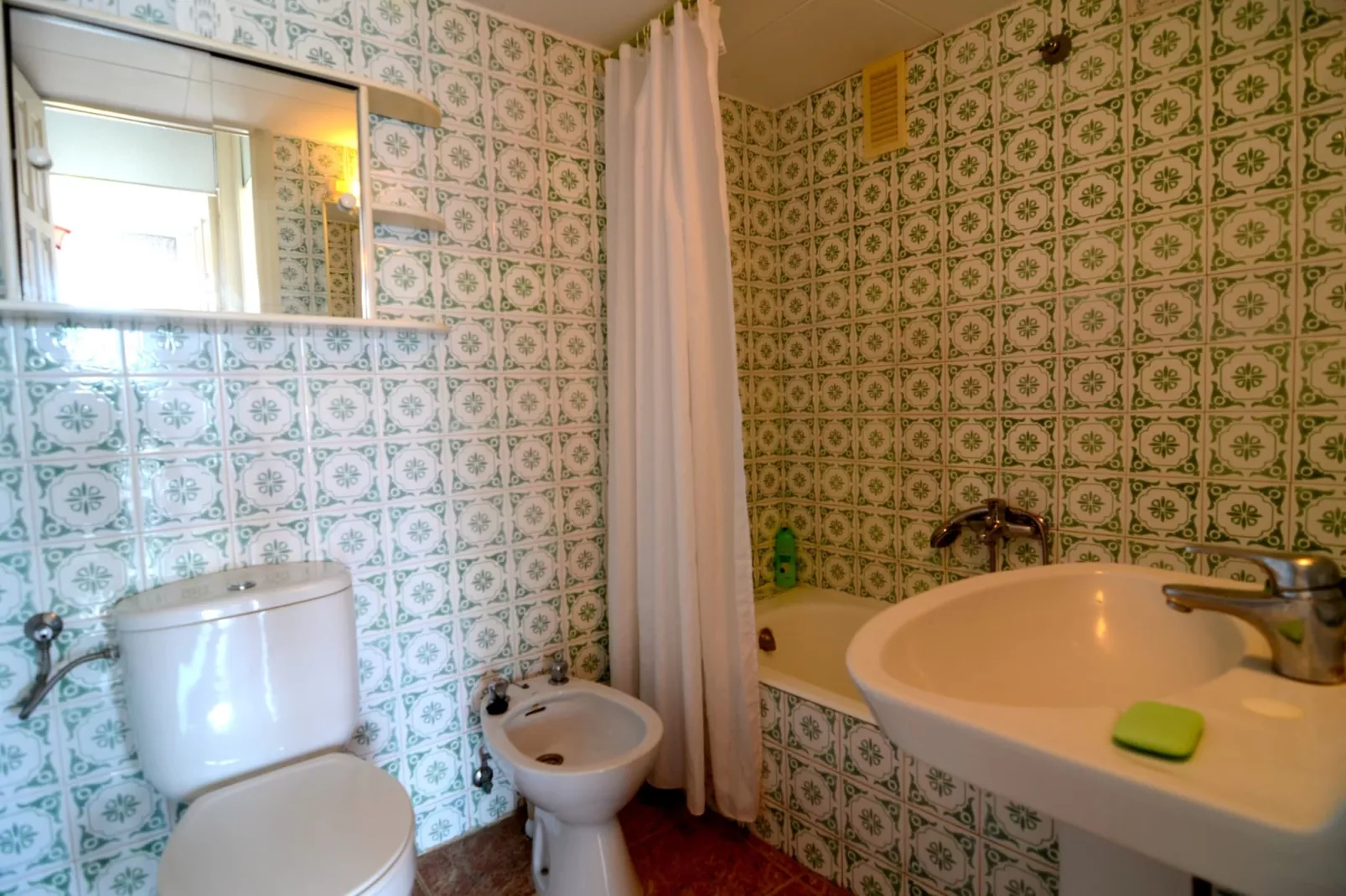 ROCAMAURA II  5-7-Salle de bain