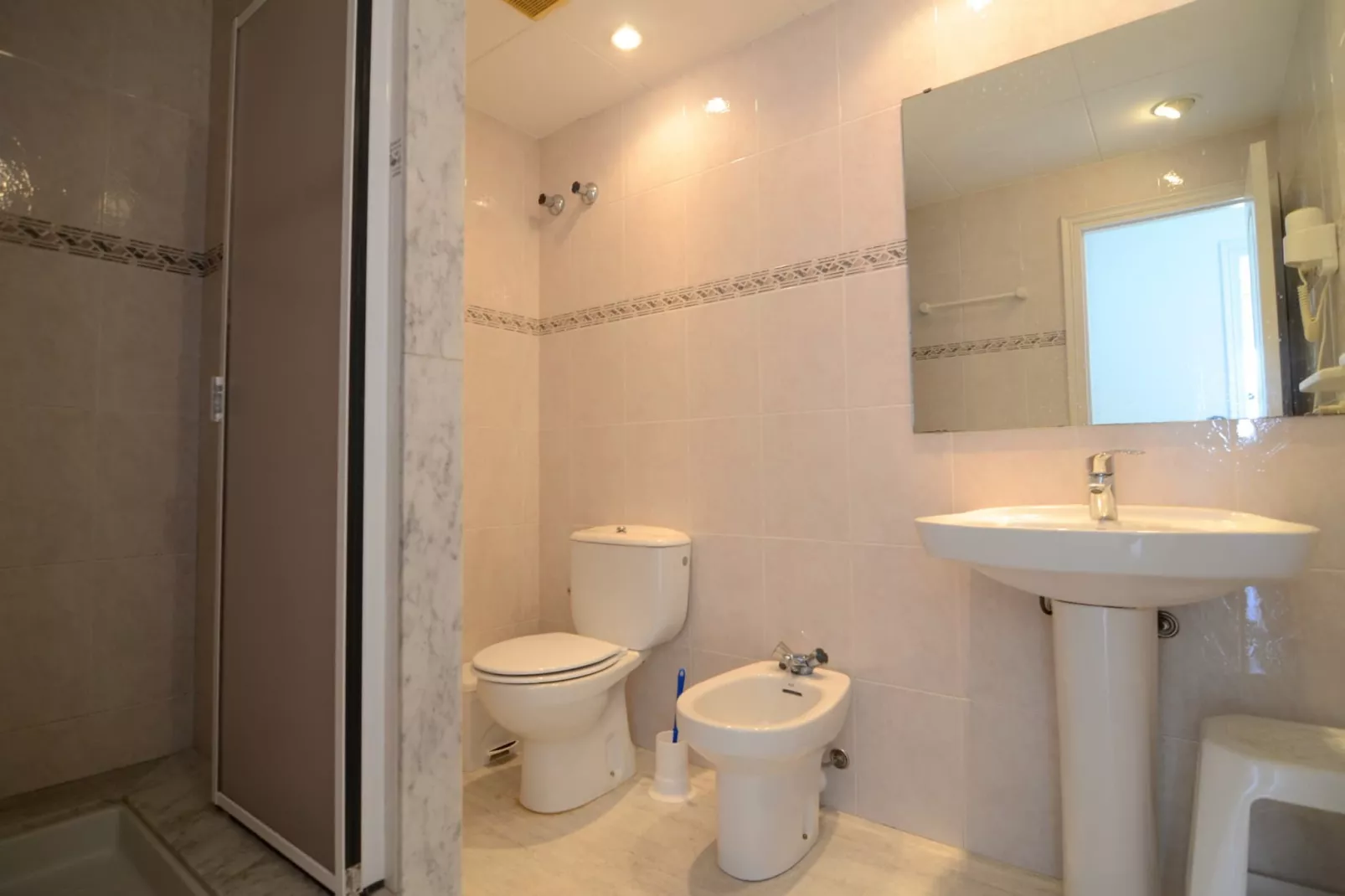 TREPUTXELL 2-2-Bathroom