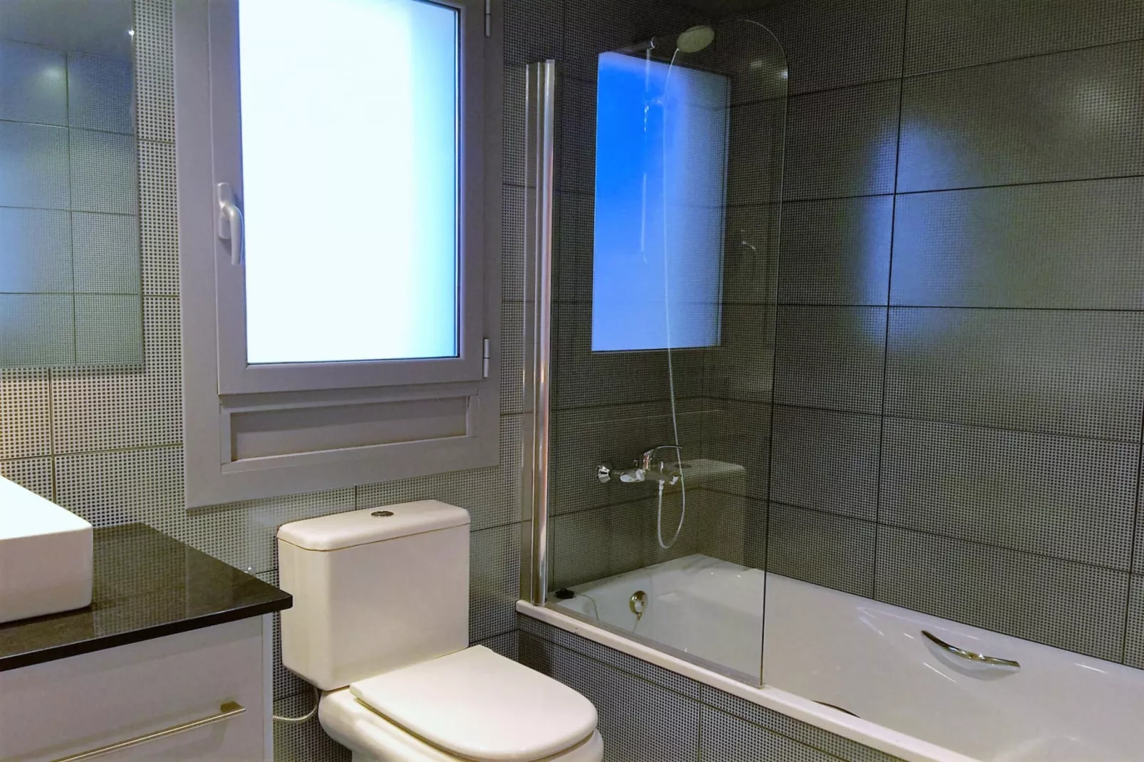 ESPIGO B 1-2-Bathroom