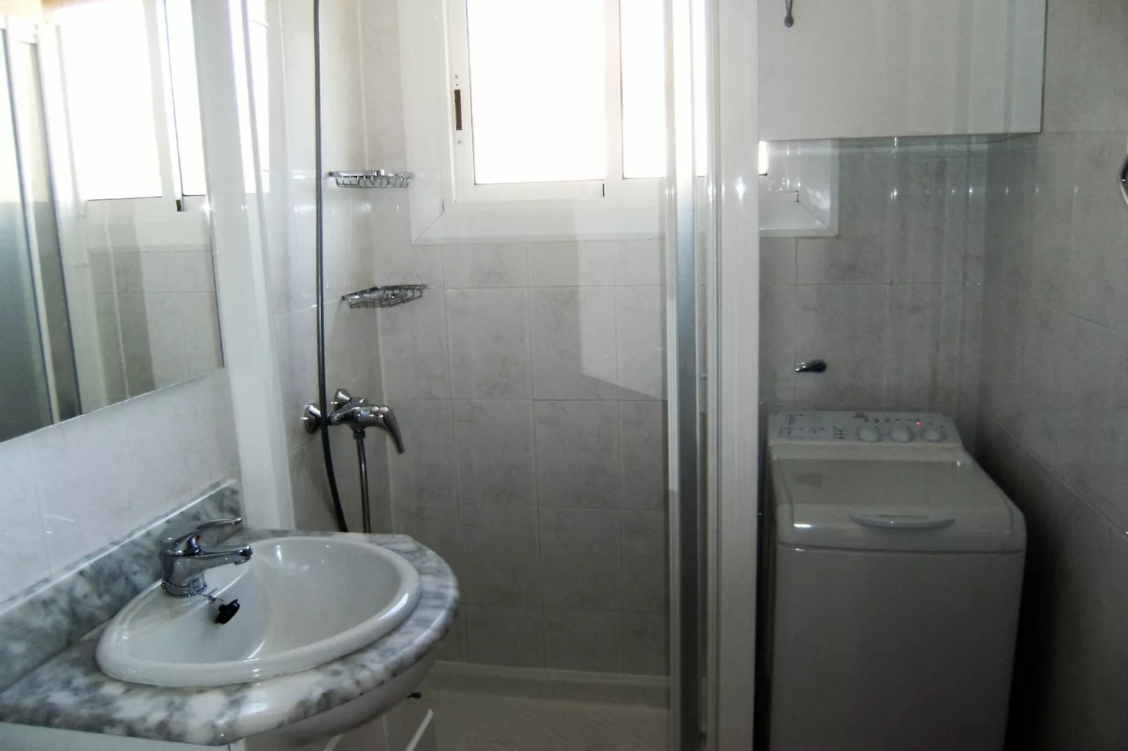 FALAGUER C-11-Bathroom