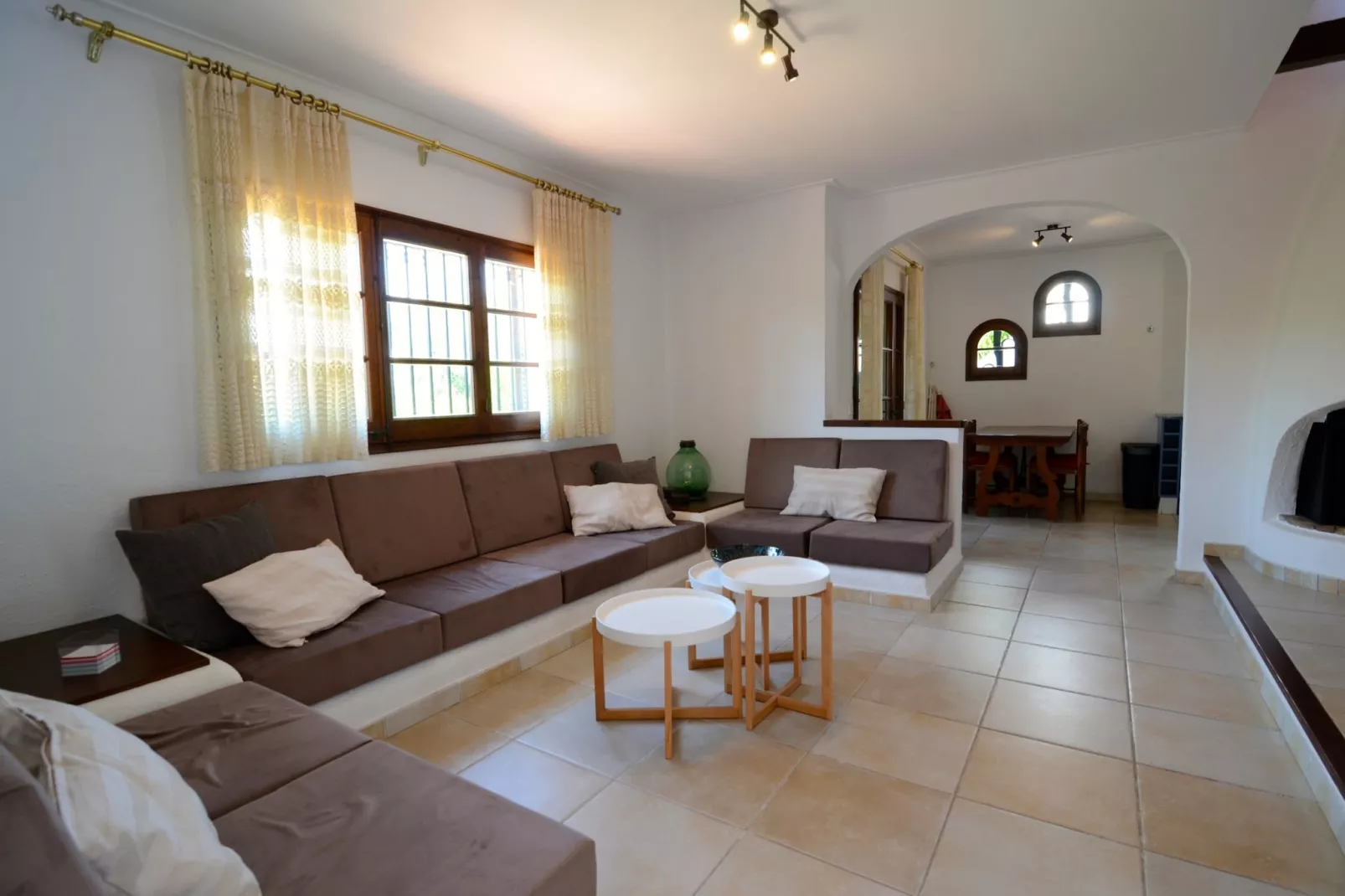 LES ACACIES 10-Living room