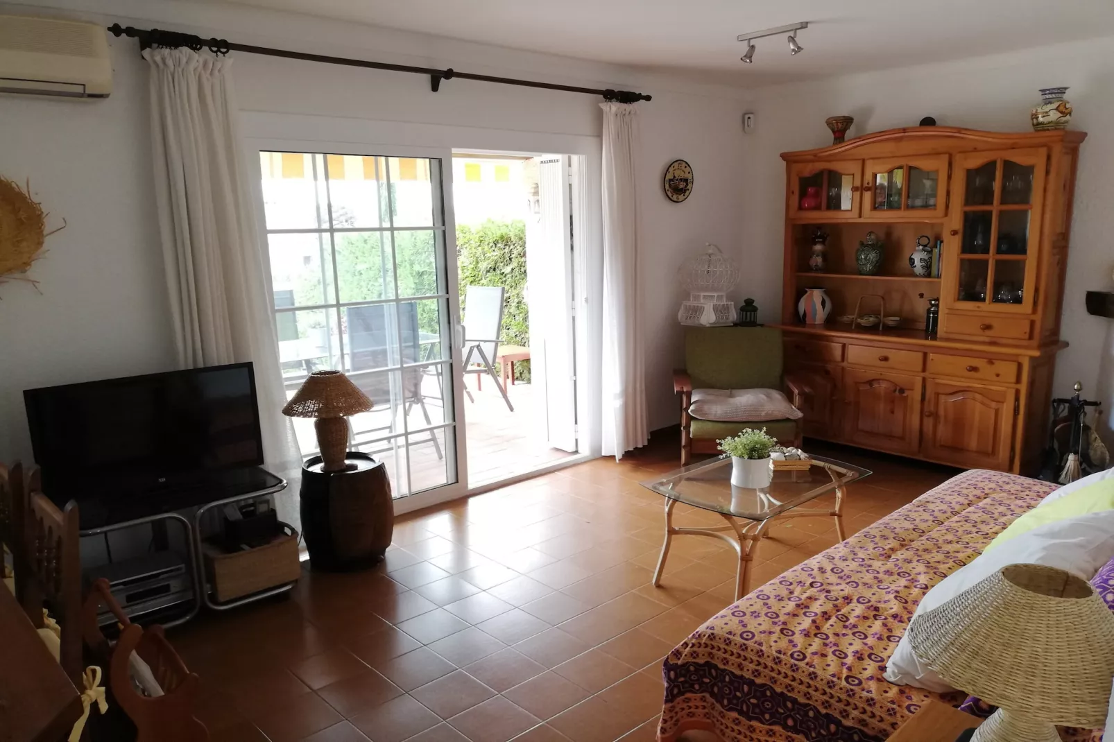 LES PALMERES 43-Living room