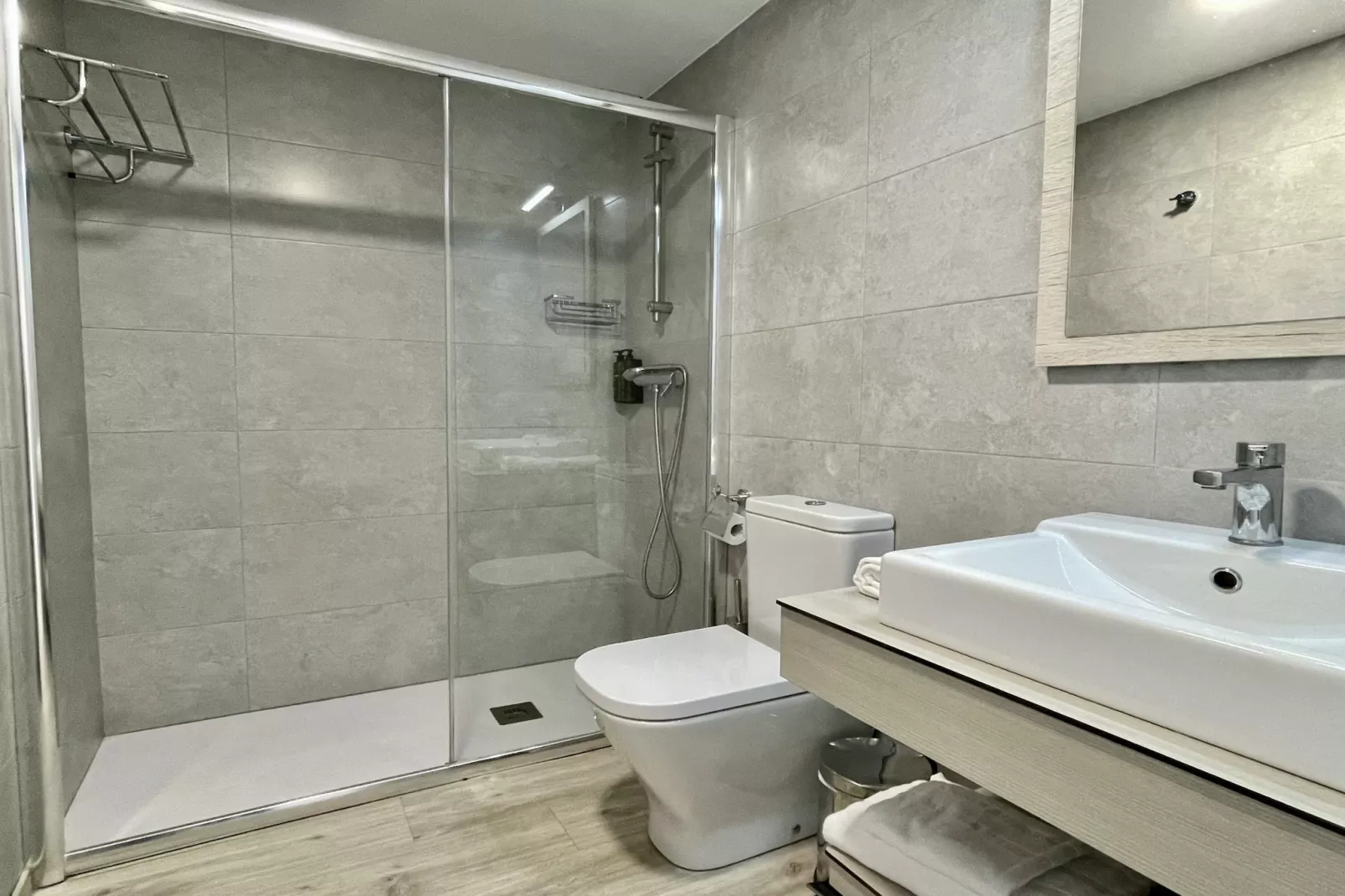 FESTASTAR 405-Bathroom