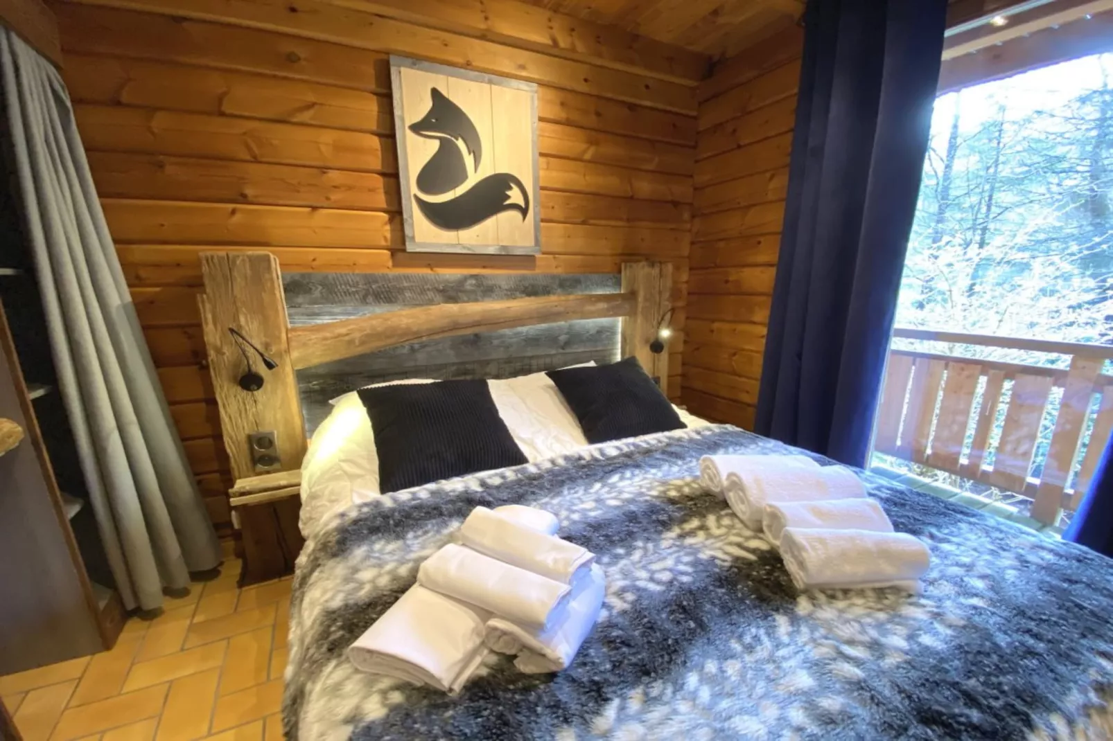 LE RENARD  Chalet en bois au calme-Bedroom