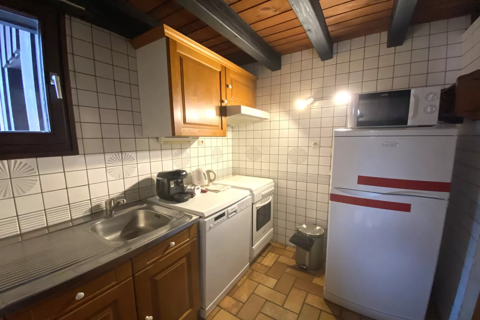 LA POMME DE PIN 1  Appartement avec terrasse-Kitchen
