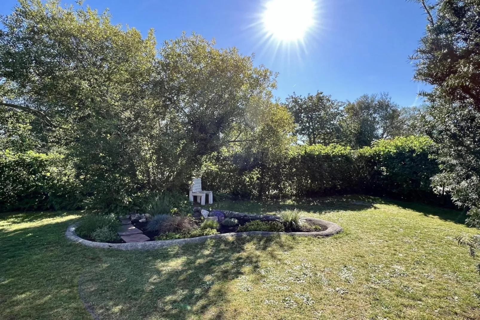 Eureka 022-Gardens summer