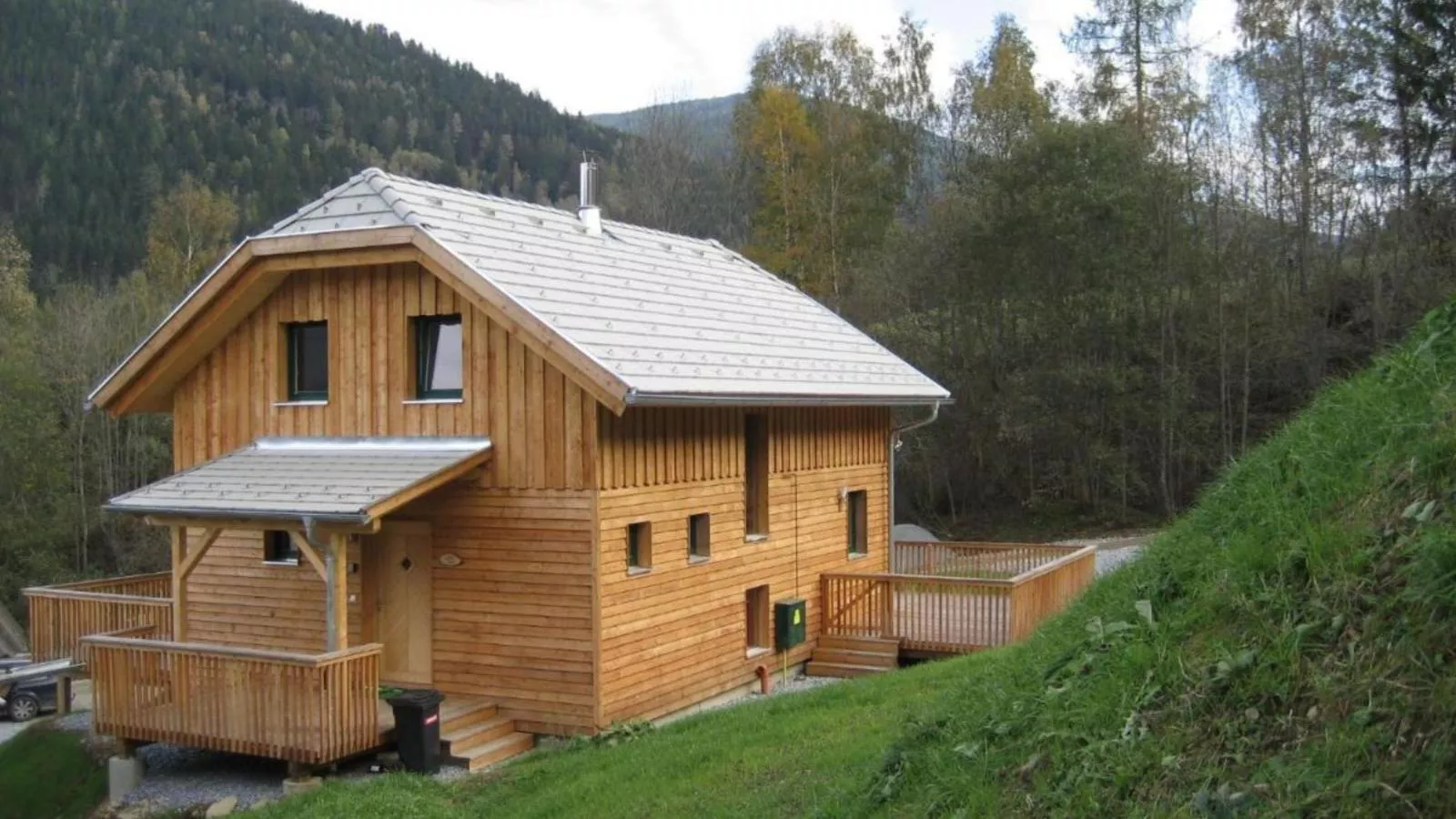 Sjenharieja-Exterior summer