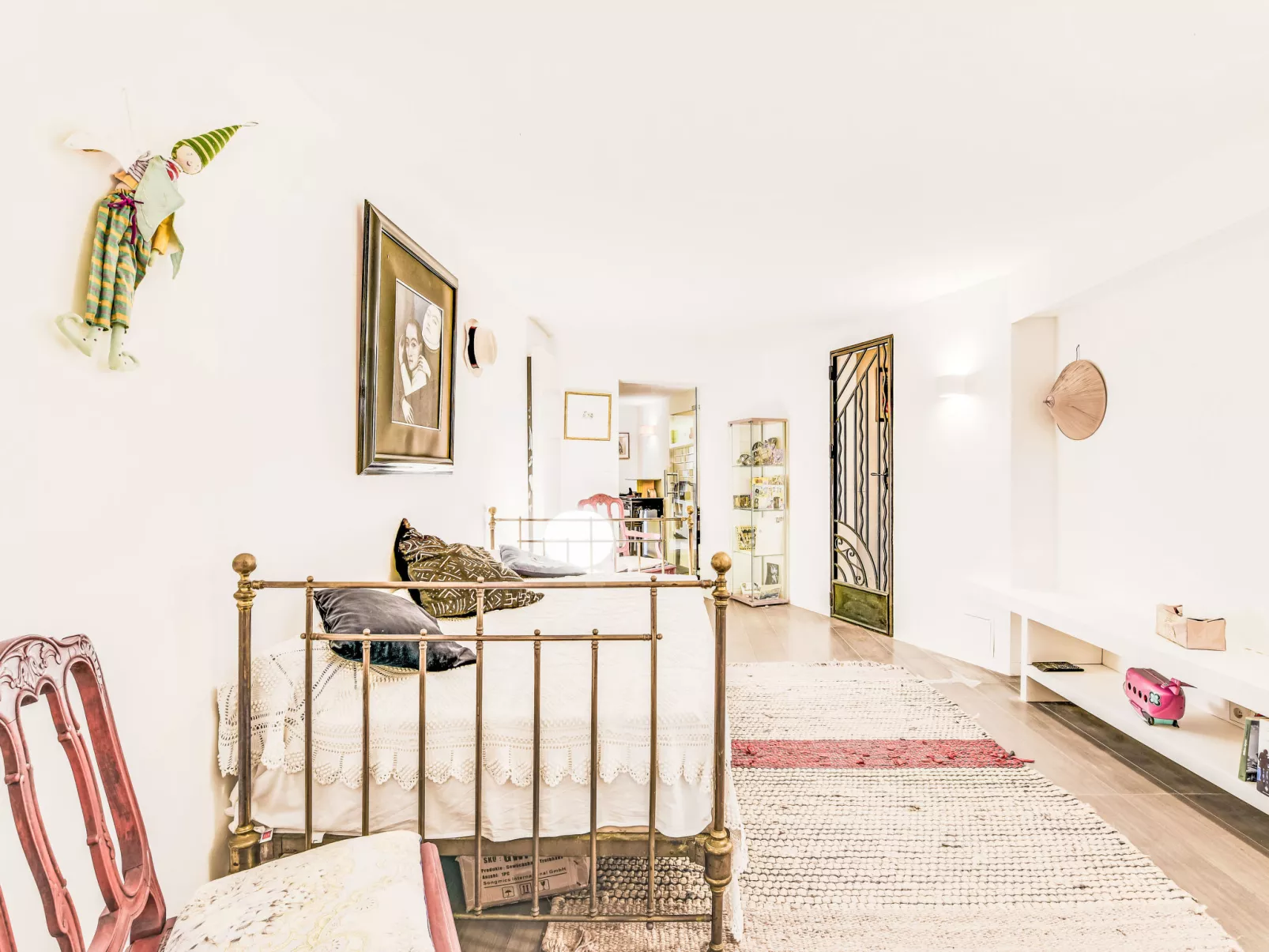 Villa La Romane-Inside