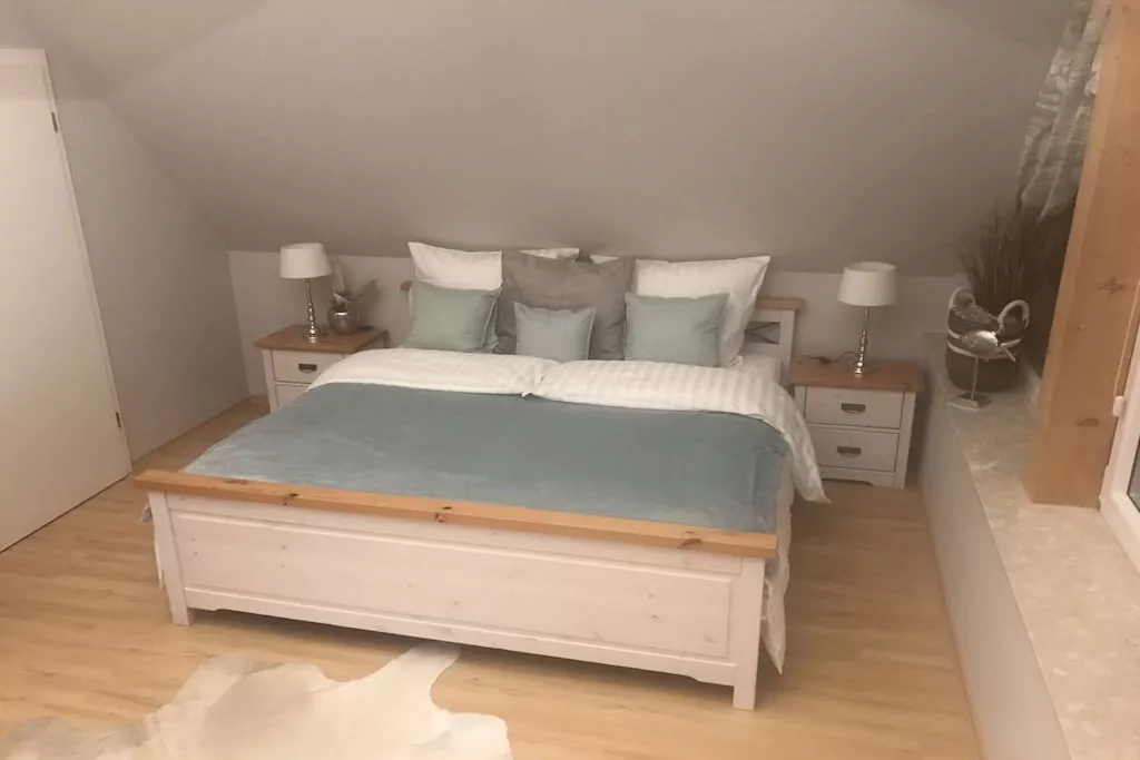 264524-Schlafzimmer