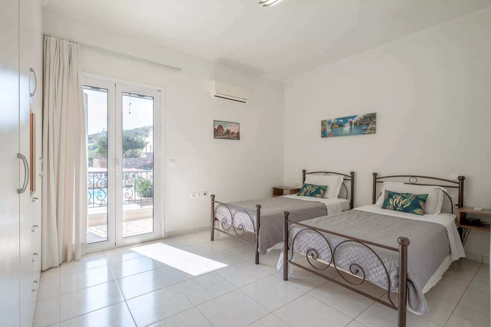 Amina-Bedroom