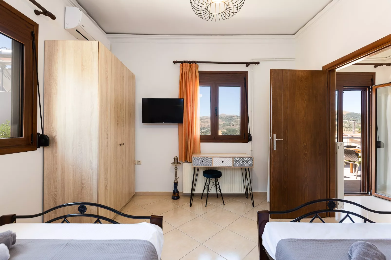 Stefanakos House-Bedroom