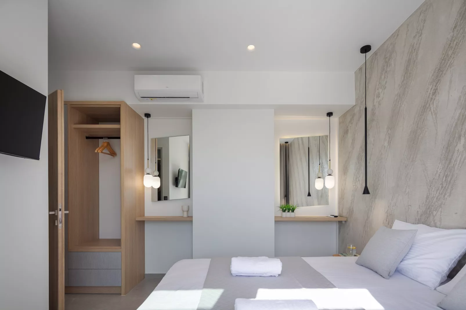 Oasis Serenity-Bedroom