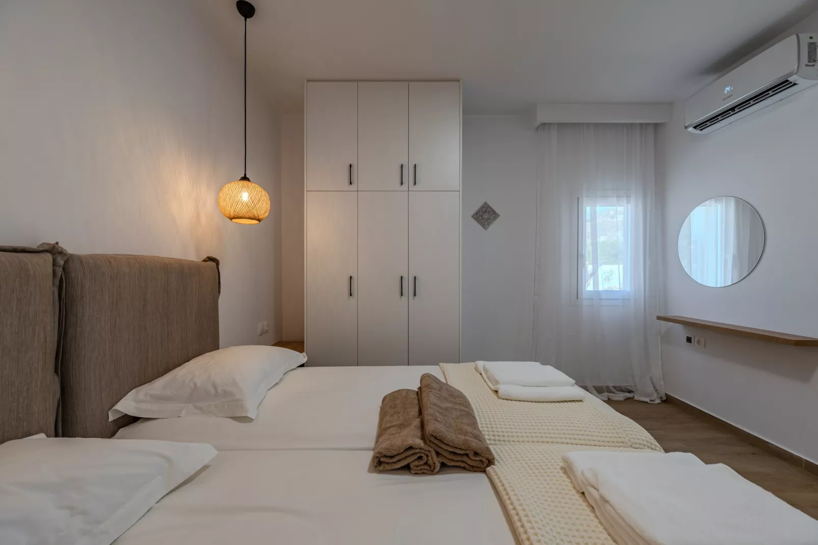 Mythos 6-Bedroom