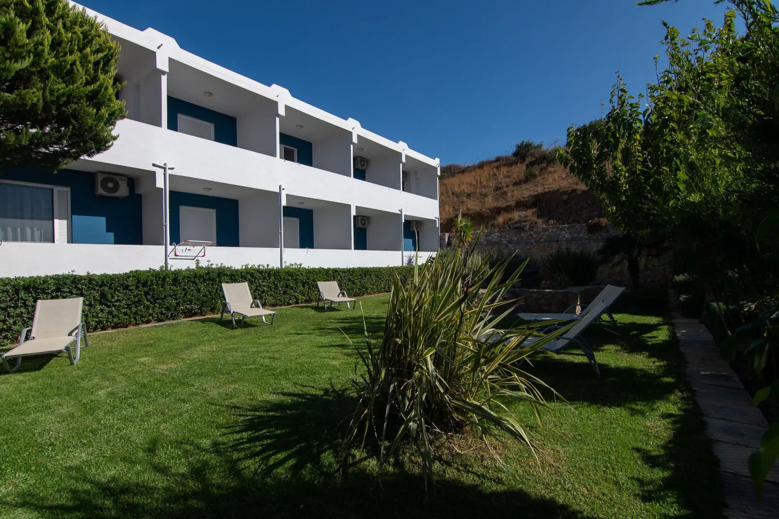 Mythos apt 2-Extérieur