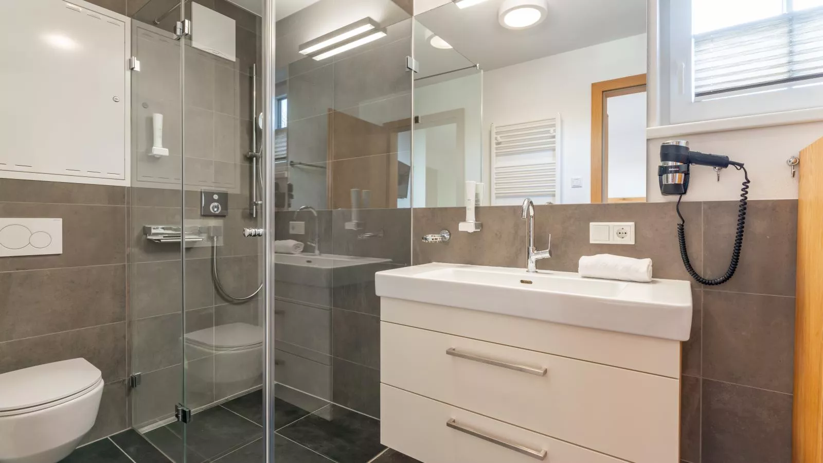 Tauern Suites Mitterwirt TOP 215-Bathroom