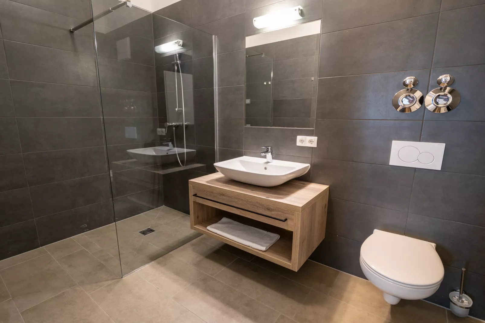 Alpenstyle Resort Fieberbrunn FB2S-Badezimmer