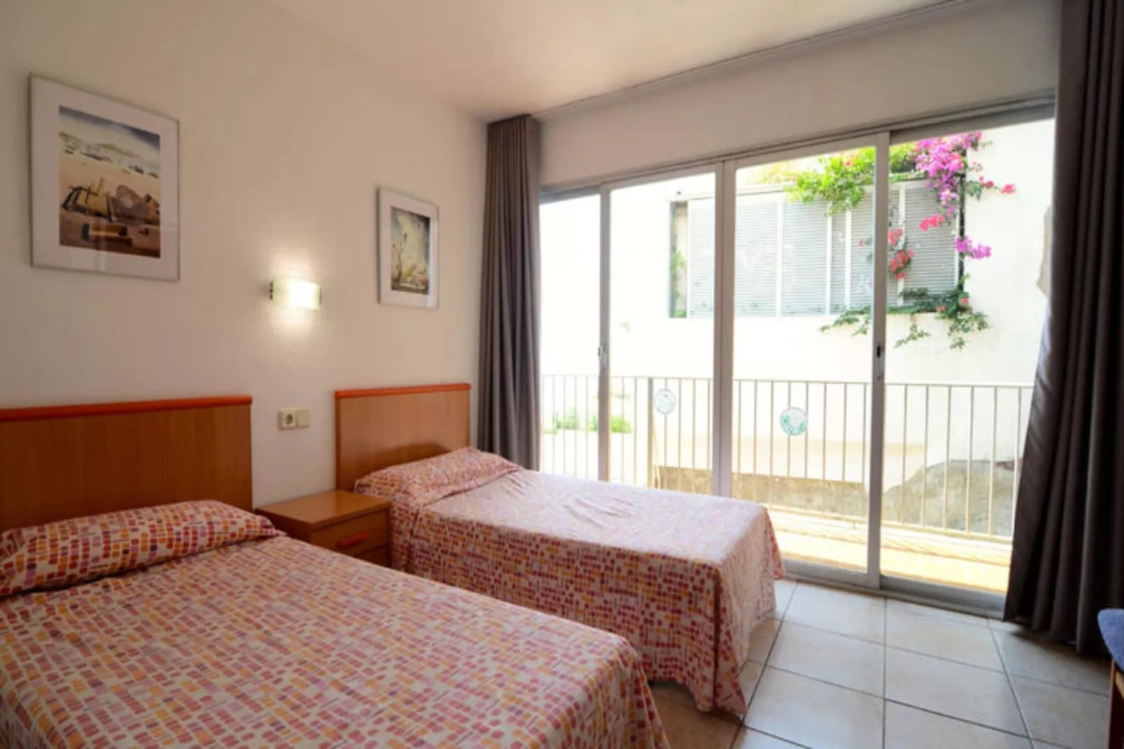 Appartements à L'Estartit-Bedroom