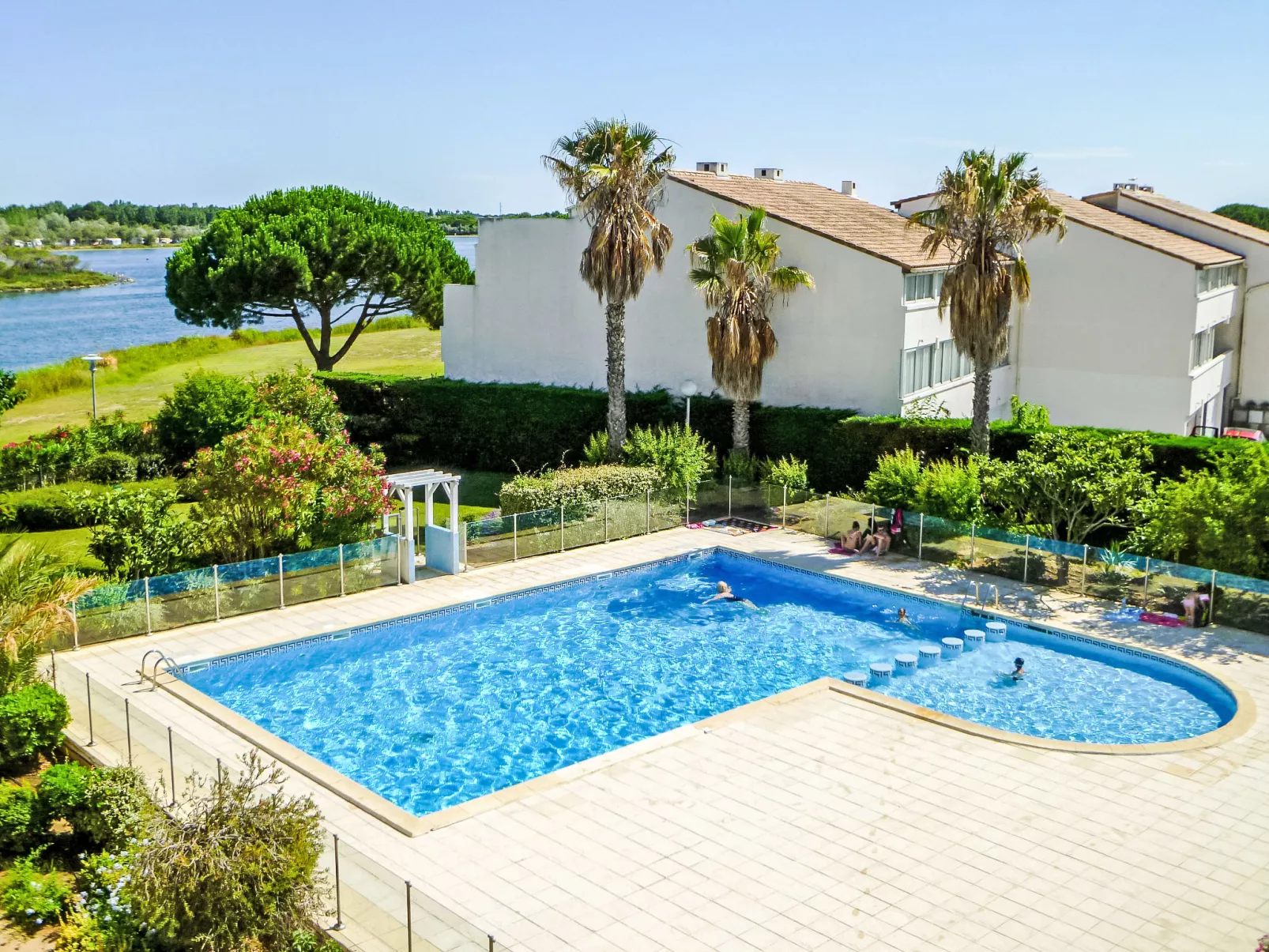Les Terrasses du Lac-Outside