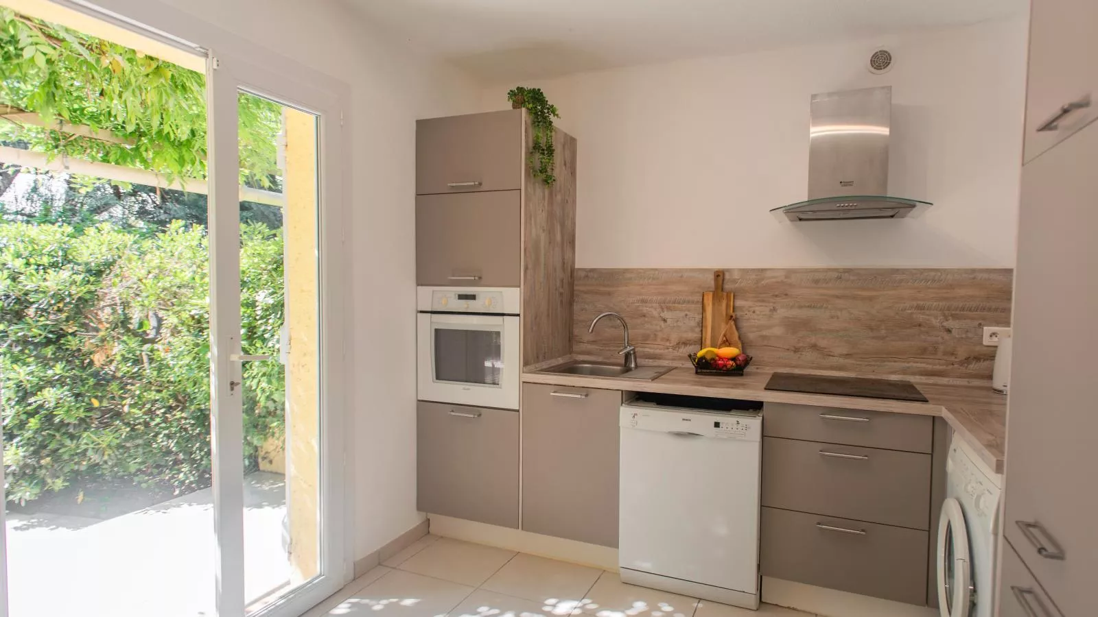 Les Romarins-Kitchen