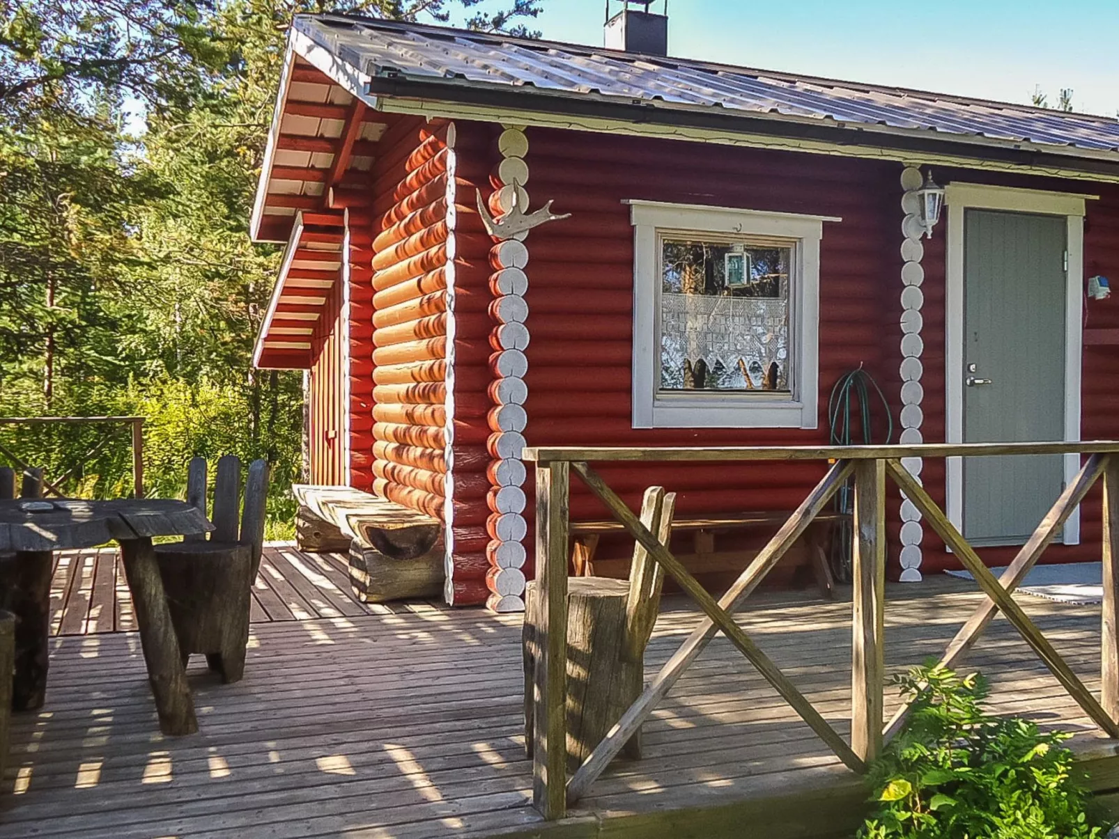 Lystikämän tupa-Dehors