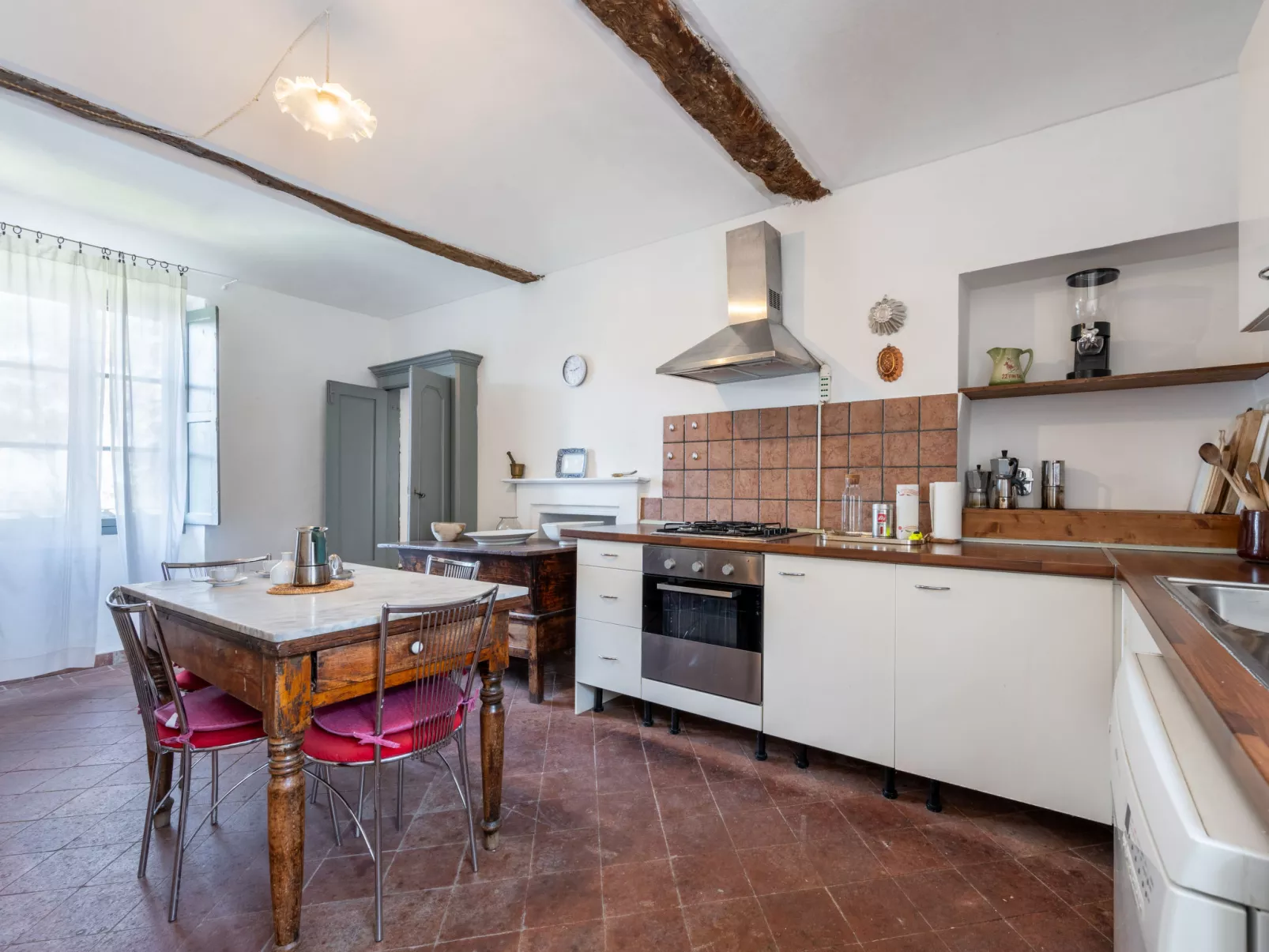 Relais San Desiderio-Drinnen