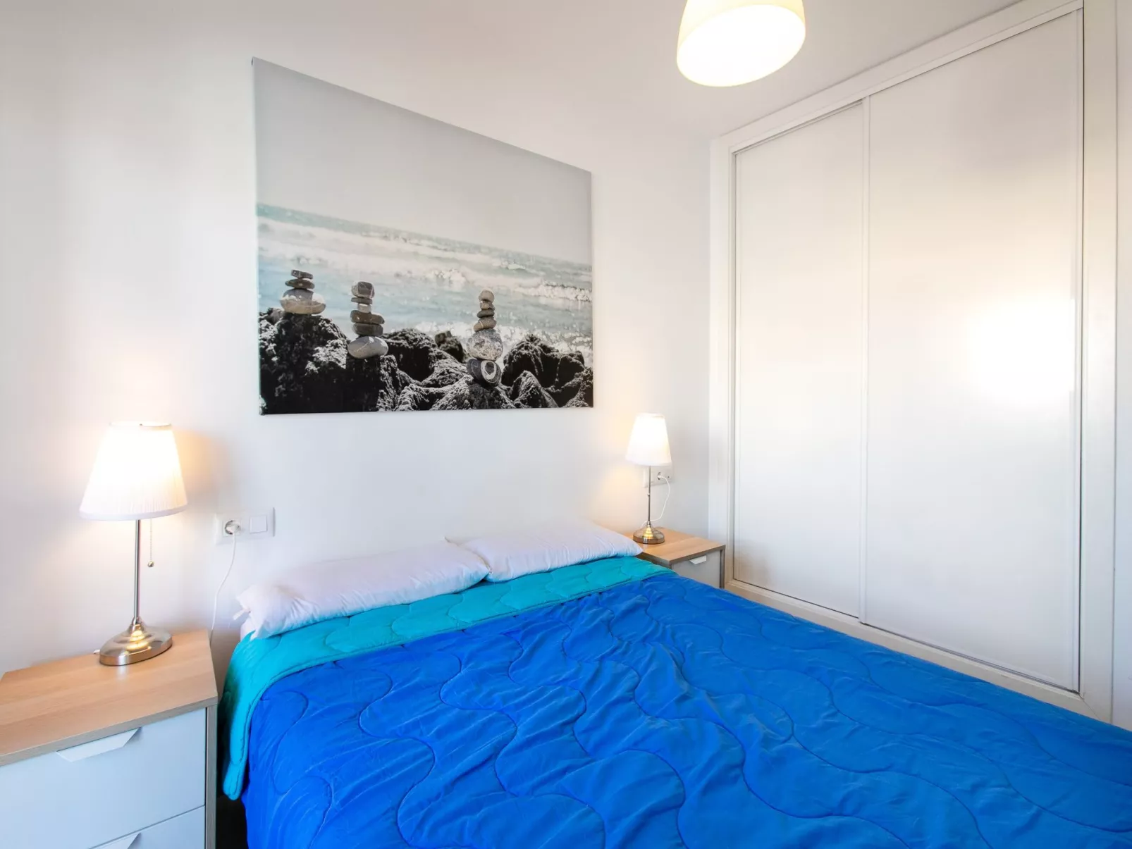 Sunny apartment-Inside